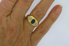 Diamond & Gold Jewellery 18ct Yellow Gold Sapphire & Diamond Ring (Secondhand/Vintage)
