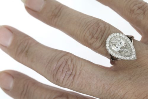 Diamond & Gold Jewellery 3 Carat 50 Pts Pear Shaped Diamond Ring Weight 18ct White Gold