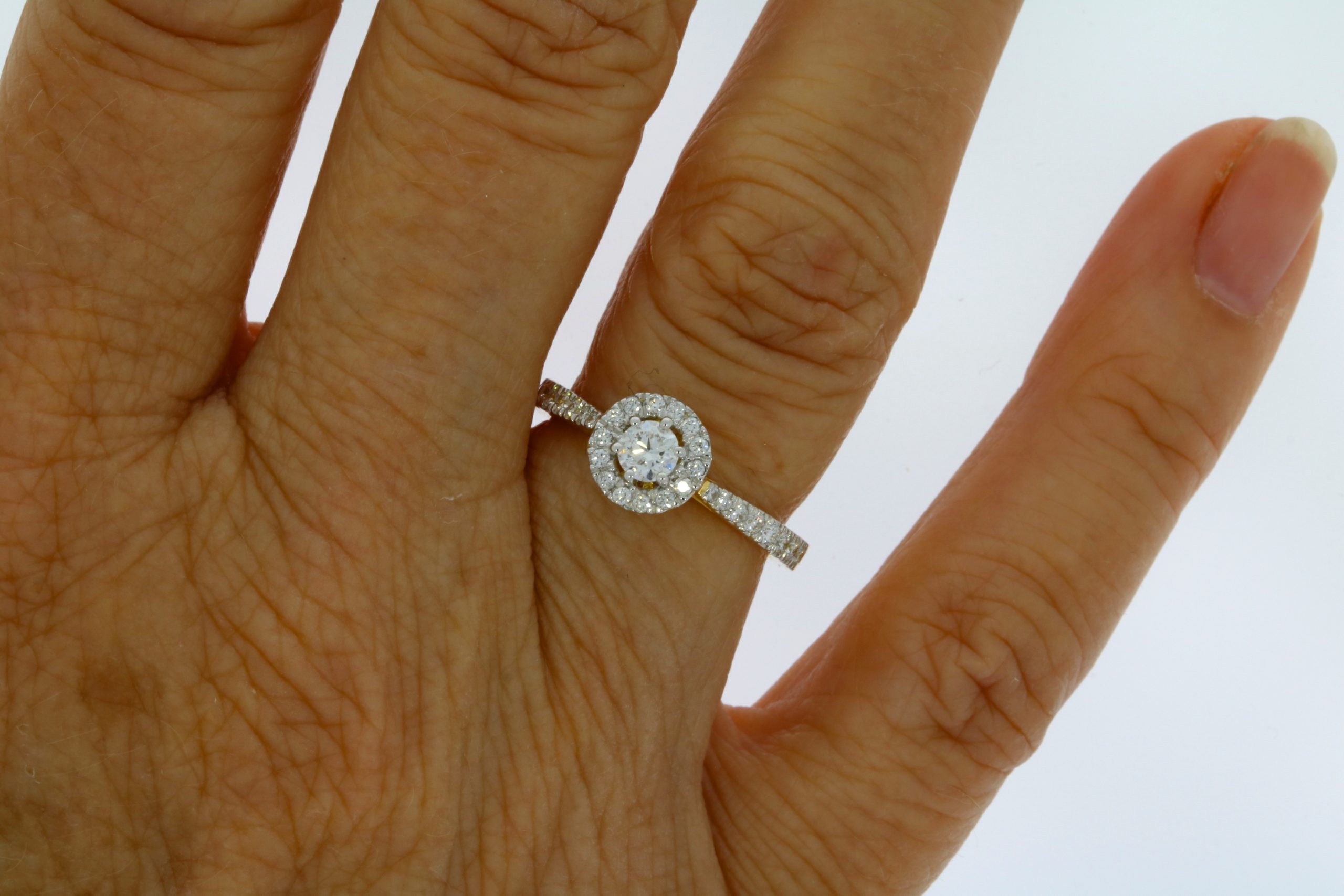 Diamond & Gold Jewellery 18ct 53pts Diamond Halo Cluster Diamond Ring