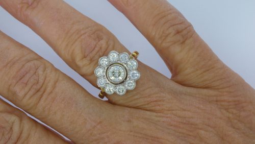 Diamond & Gold Jewellery 18ct & Platinum 1ct 60pts Diamond Daisy Ring Secondhand