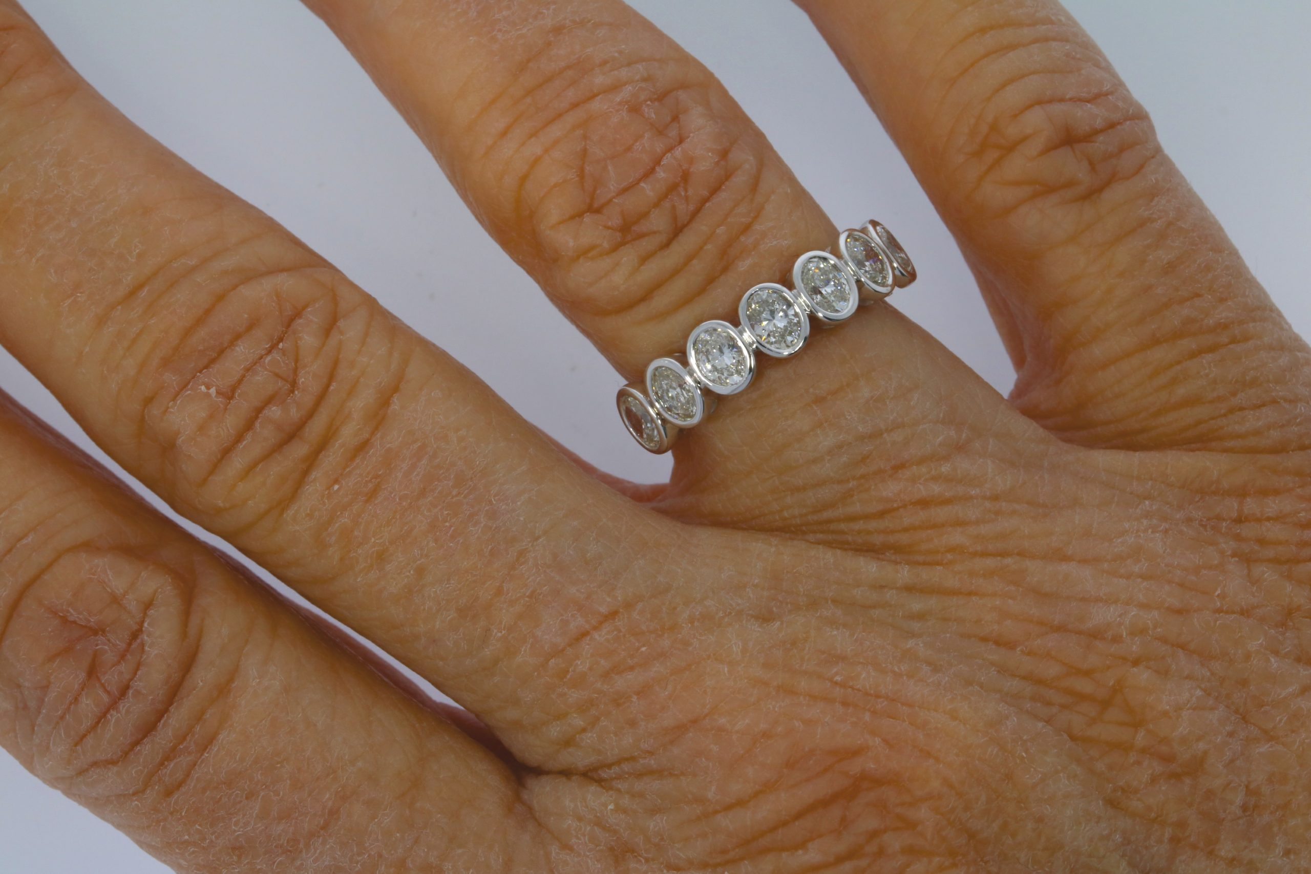 Diamond & Gold Jewellery 18ct White Gold 98pts Oval Seven Stone Diamond Half Hoop Ring